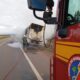 Incêndio consome carreta carregada com água de coco na BR-251, em Grão Mogol