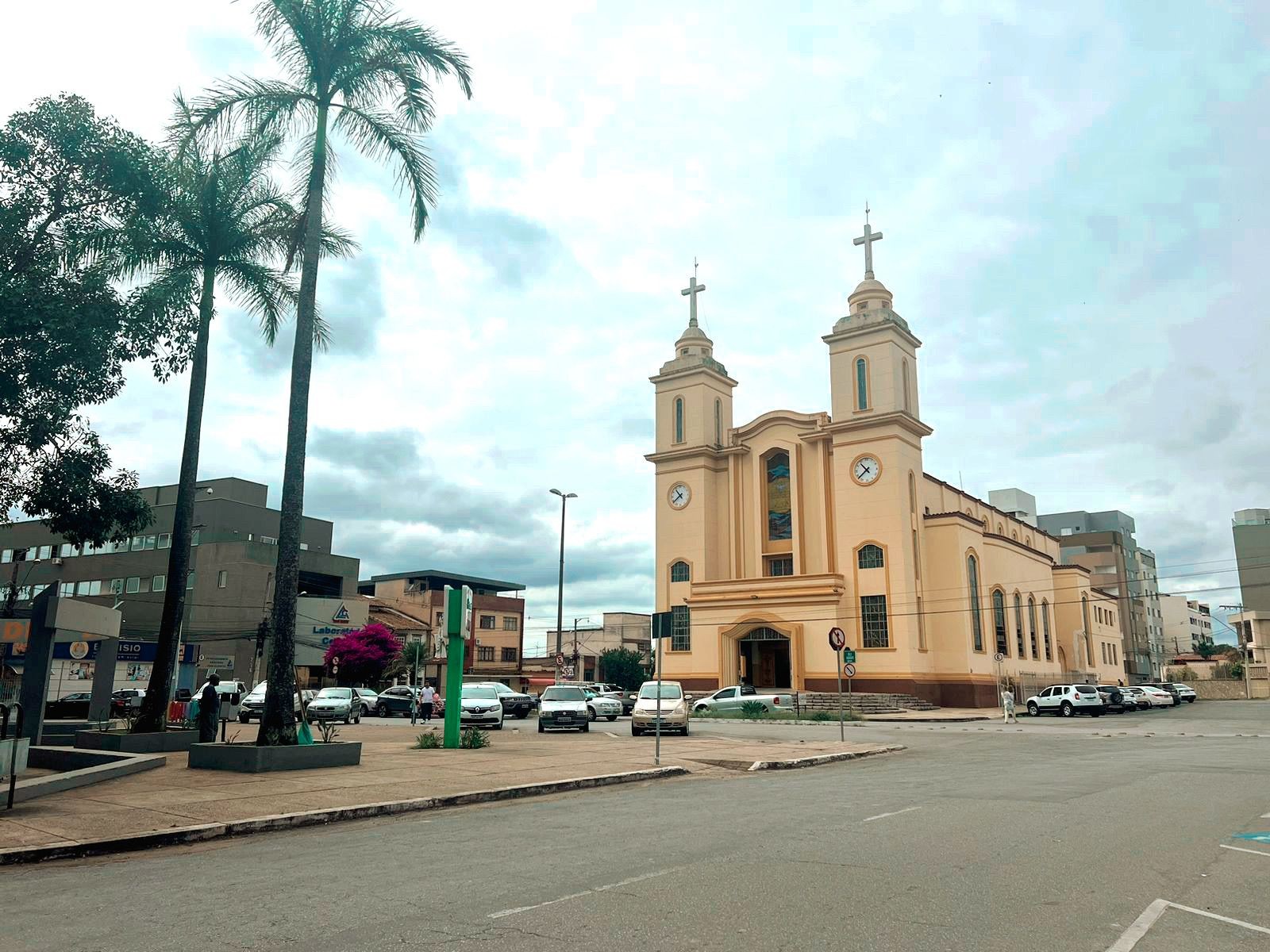 Integração no Bairro celebra o aniversário de Divinópolis diretamente da Praça da Catedral | Centro-Oeste