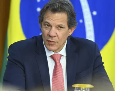 Isenção do Imposto de Renda será aprovada, difícil é fazer super-ricos pagarem, diz Haddad