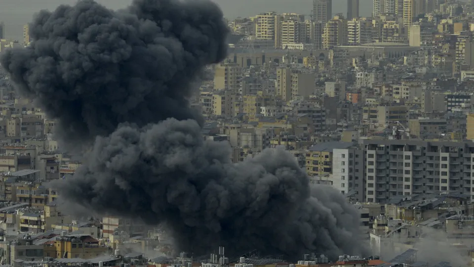 Israel ataca Beirute pela segunda vez desde cessar-fogo no Líbano