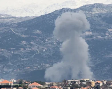 Israel ataca alvos do Hezbollah no sul do Líbano em resposta a foguetes
