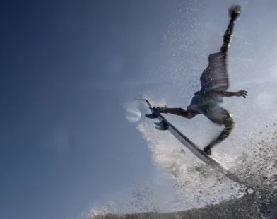 Italo começa 2025 'voando' e já está garantido no Mundial de Surfe em 2026
