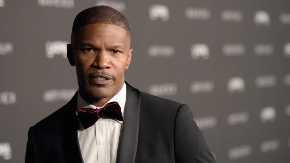 Jamie Foxx desmente teoria da conspiração de que Diddy tentou matá-lo