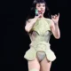 Katy Perry não sabe dançar? Cantora reage a críticas