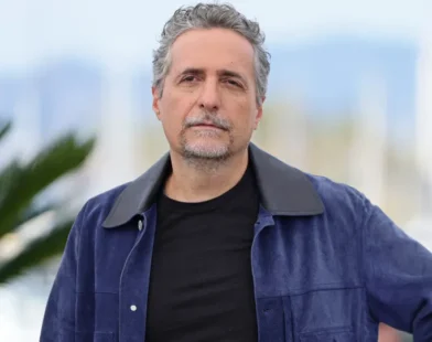 Kleber Mendonça Filho, em Cannes, defende a regulação do streaming no Brasil