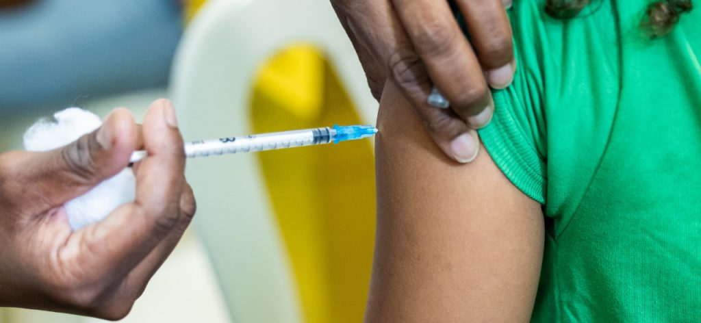 Linhares vacina mais de 200 pessoas no Dia D contra a gripe, mas número ainda é baixo