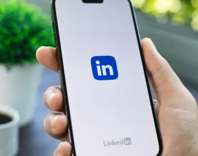 LinkedIn lança busca por vagas com IA que entende o "emprego dos sonhos"