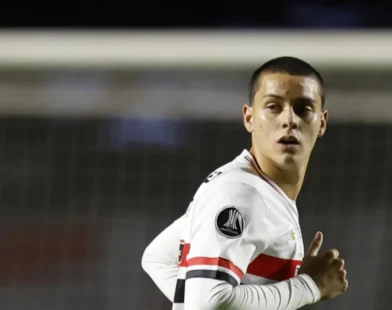 Lucca não esconde euforia pelo primeiro gol pelo São Paulo: 'Noite mágica. Sonho de criança'