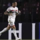 Luciano salva, São Paulo vence e pode ter 2ª melhor campanha da Libertadores