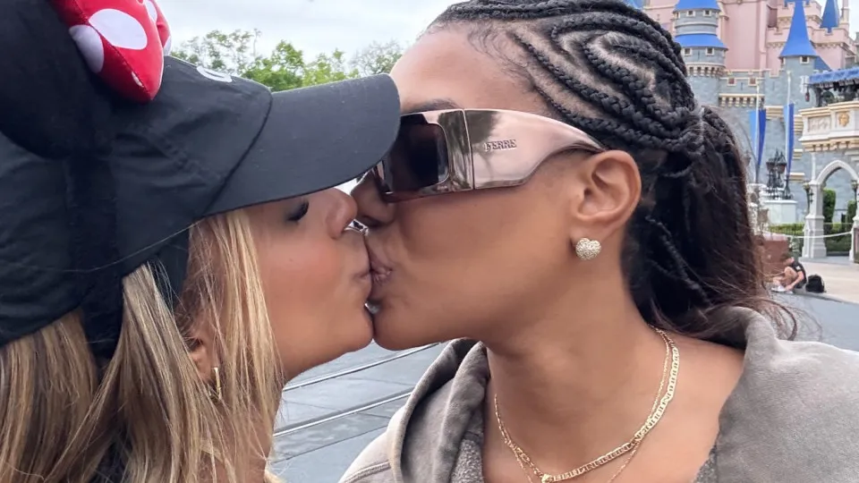 Ludmilla e Brunna Gonçalves celebram fim do Carnaval com viagem à Disney