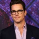Matt Bomer diz que trabalhar com elenco gay foi libertador: 'Livre'
