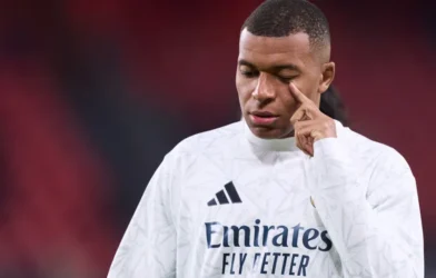 Mbappé chega a 40 gols na 1ª temporada pelo Real e só fica atrás de Ronaldo