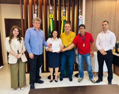 Mediação do TCE viabiliza entrega de caminhonetes para fortalecimento do cooperativismo no Acre