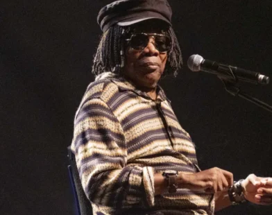 Milton Nascimento lança música que tem Paul Simon cantando em português