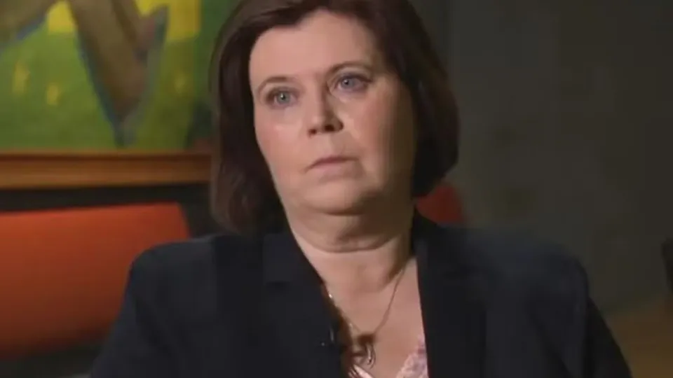 Ministra da Islândia renuncia após revelar ter tido bebê com adolescente 