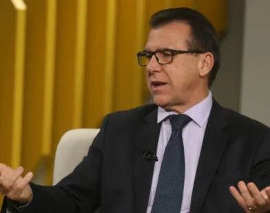 Ministro do Trabalho diz que economia vive 'mau momento' com juros e pede fim da escala 6x1