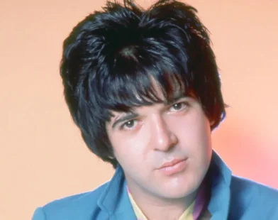 Morre Clem Burke, baterista da banda Blondie, pioneira do new wave, aos 70 anos