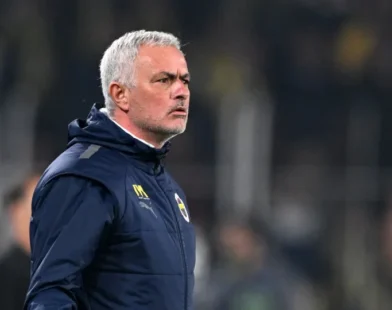 Mourinho é expulso na Turquia e pode pegar até 10 jogos de gancho