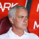 Mourinho leva goleada de time da zona de rebaixamento na Turquia