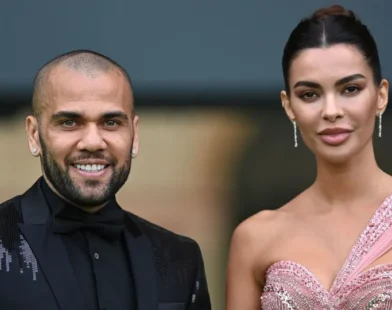 Mulher de Dani Alves reage a absolvição: 'Me insultaram e perseguiram'