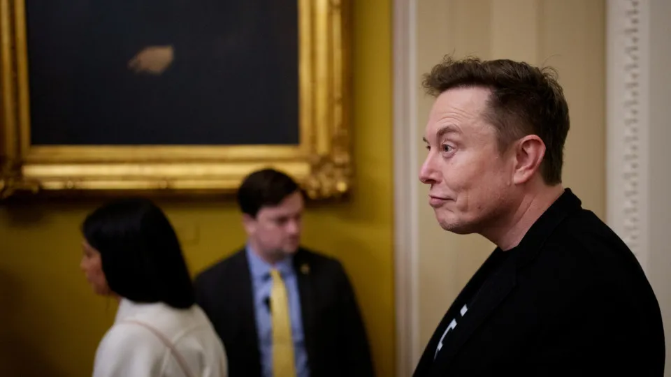 Musk: "Ano não tem sido um tédio; pelo menos não levei um tiro"