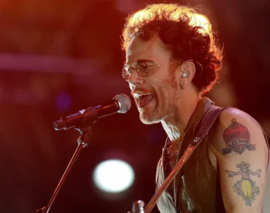 Nando Reis anuncia álbum triplo com 26 músicas inéditas e nova turnê