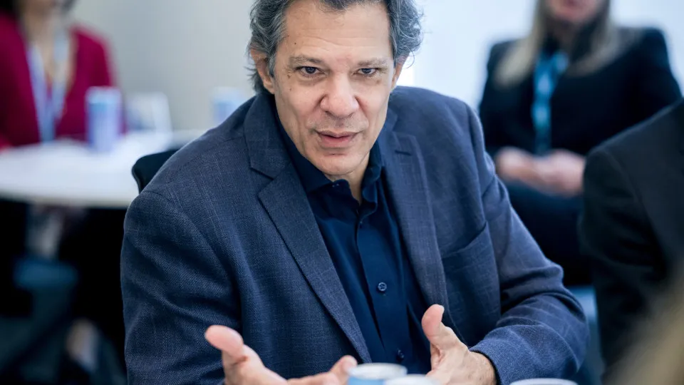 Não acredito ser necessária uma recessão para controlar a inflação no país, afirma Haddad