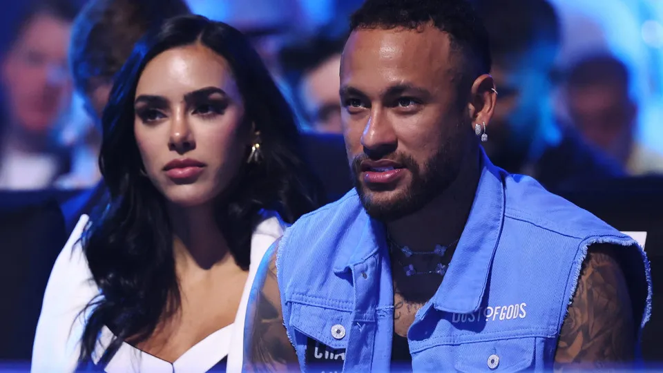 Neymar e Bruna Biancardi sediam culto em Santos após suposta crise no casamento