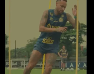 Neymar se mostra recuperado de lesão com música especial