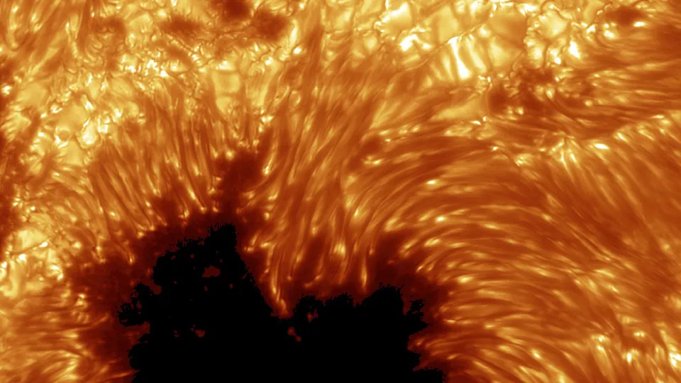 Novas imagens espetaculares do Sol reveladas pela missão Solar Orbiter