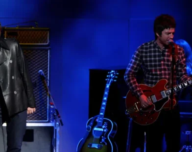 Oasis virá ao Brasil durante turnê em 2025, diz revista britânica