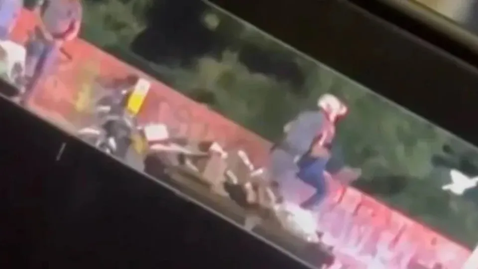'Ou você pula da ponte ou eu jogo você': vítima relata como foi jogada por PM em SP