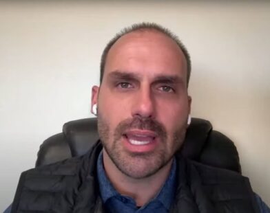 PF marca depoimento de Bolsonaro em inquérito sobre Eduardo