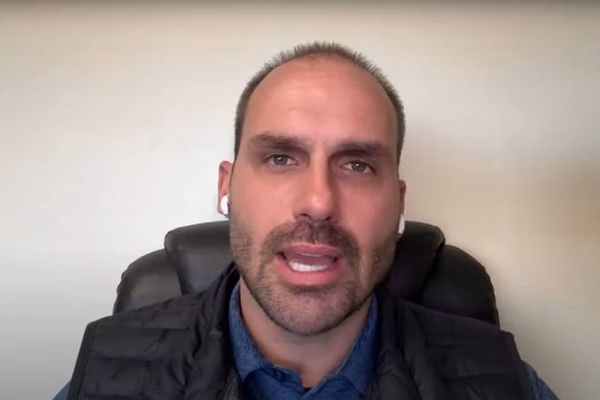 PF marca depoimento de Bolsonaro em inquérito sobre Eduardo