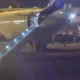 Passageiro aciona escorregador de emergência e atrasa voo em SP