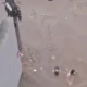 Passageiros nadam para sair de ônibus alagado após temporal; veja o vídeo
