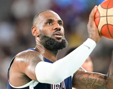 Pela 6ª vez em 7 anos com LeBron, Lakers não vão além da 1ª rodada dos 'playoffs'