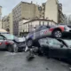 Perseguição acaba com 10 policiais feridos e 4 carros destruídos em Paris