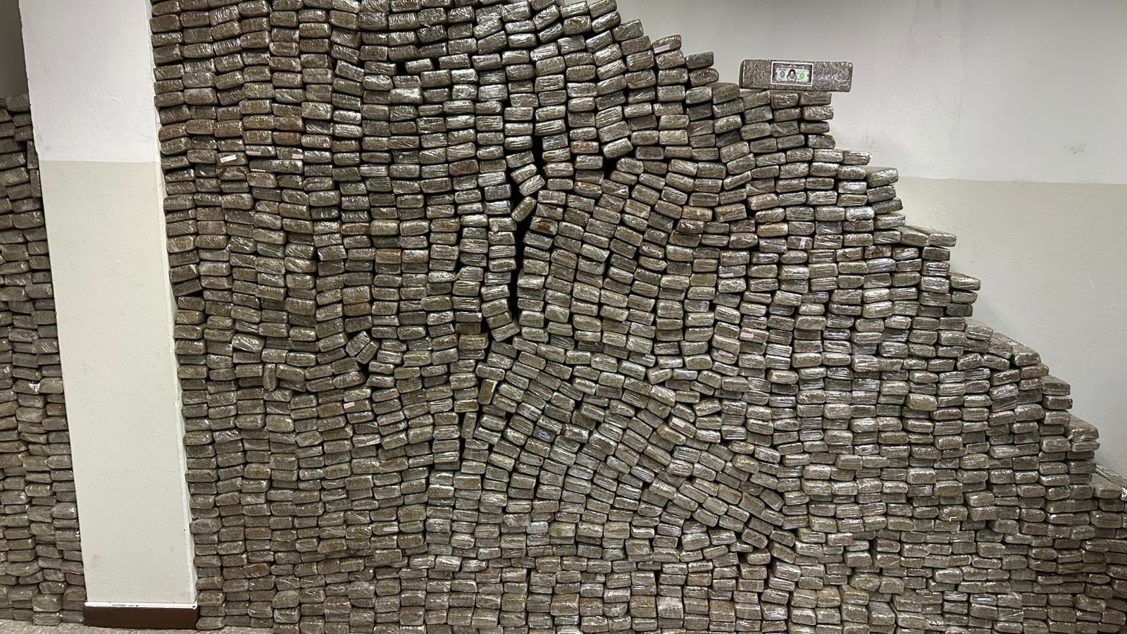 Polícia apreende duas toneladas de maconha em MG