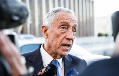 Presidente de Portugal dissolve o Parlamento e marca novas eleições para 18 de maio
