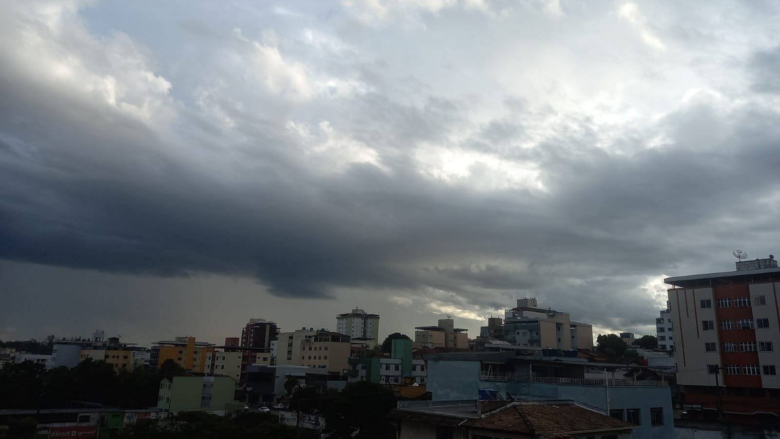 Previsão do tempo: semana com chuva e céu parcialmente nublado no Centro-Oeste de MG | Centro-Oeste