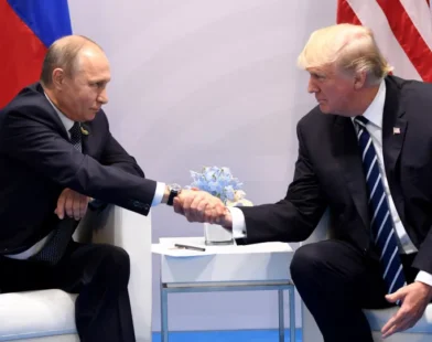 Putin fala de conversa com Trump sobre cessar-fogo: "muito franca"