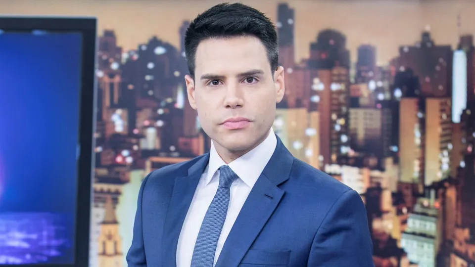 Record reage à estreia de Bacci no SBT e muda programação às pressas em São Paulo