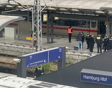 Refugiado sírio imobilizou suspeita de ataque em Hamburgo: "Um herói"