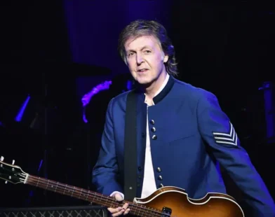 Revisor de livro de Paul McCartney diz corrigir 'besteiras' do ex-Beatle