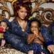 Rihanna anuncia gravidez do terceiro filho no tapete vermelho do Met Gala