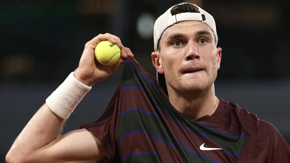 Rival deste sábado em Roland Garros, número 5 do mundo brinca com gritos de 'João Fonseca'