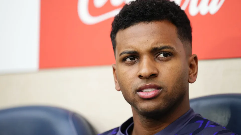 Rodrygo paga caro por polivalência e é o mais substituído da seleção