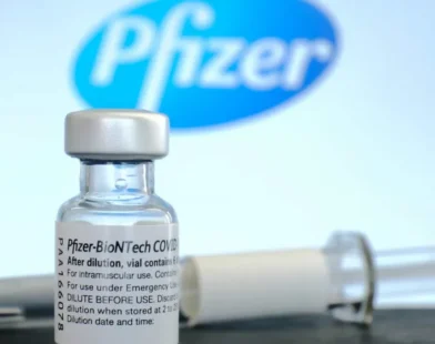 Saúde deve comprar Pfizer após Anvisa negar atualização da vacina indiana contra Covid