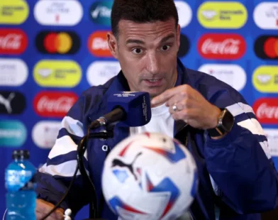 Scaloni desvaloriza palavras de Raphinha: "É um jogo de futebol"